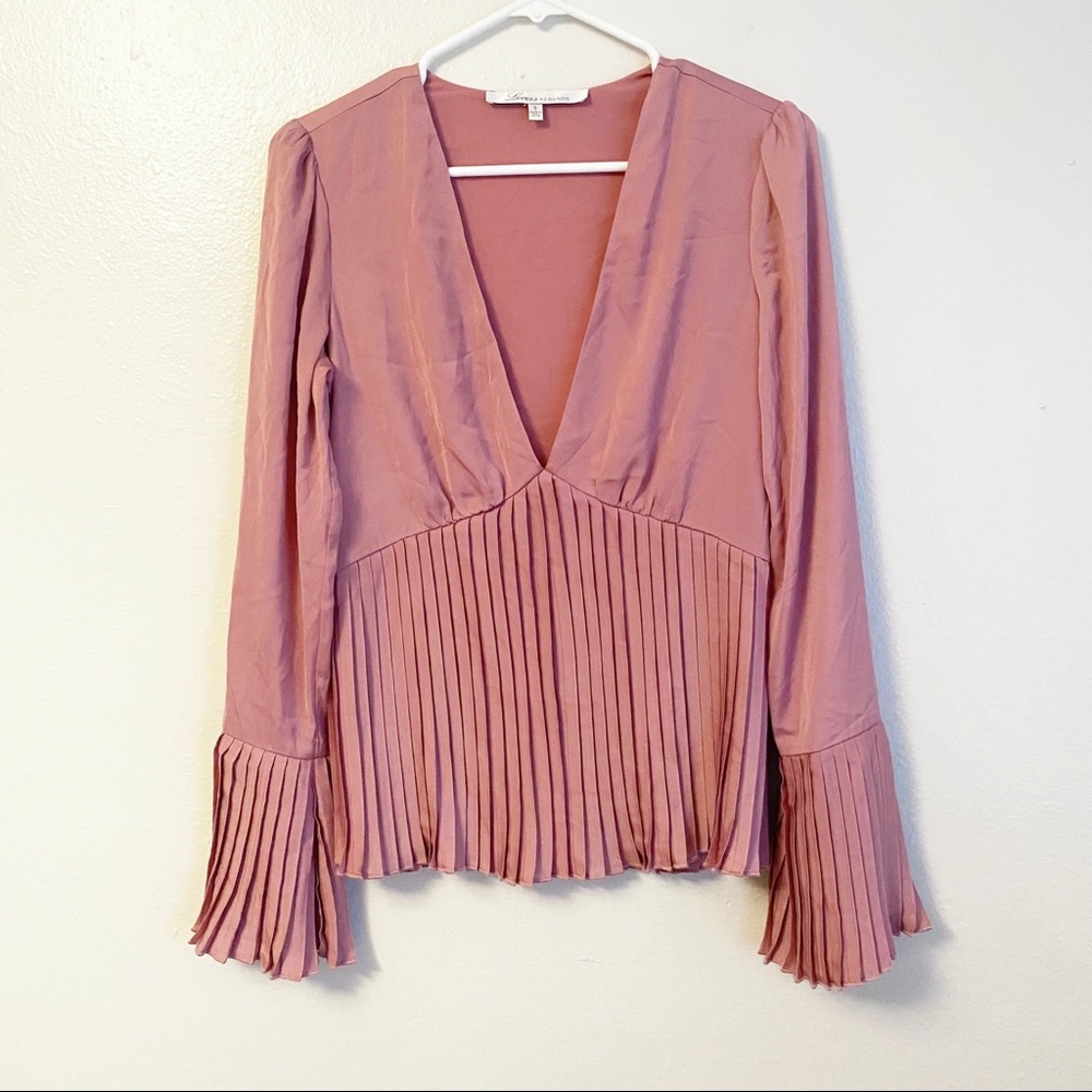 Lovers + Friends Long Sleeve V Neck Pleated Blouse Pink Mauve Size Small